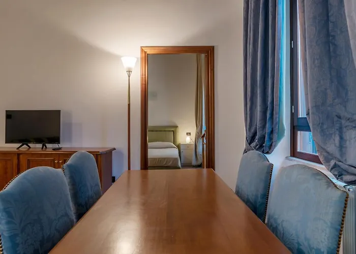 Piazza Di Spagna Elegant Apartment